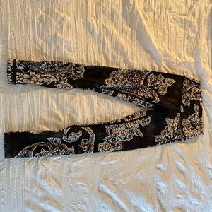 lululemon size 4 lace pattern wunderunder